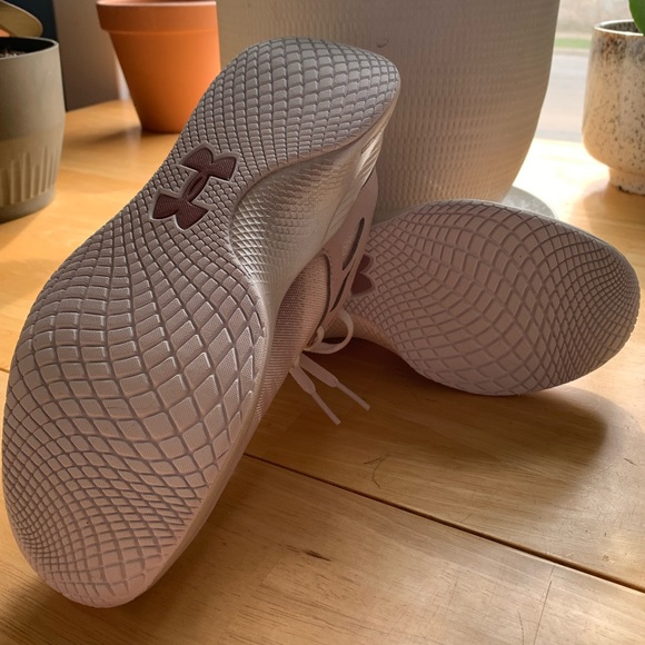 NWOT Under Armour Charged Breathe TR 2 Training Shoe sz 7.5 - Picture 5 of 8